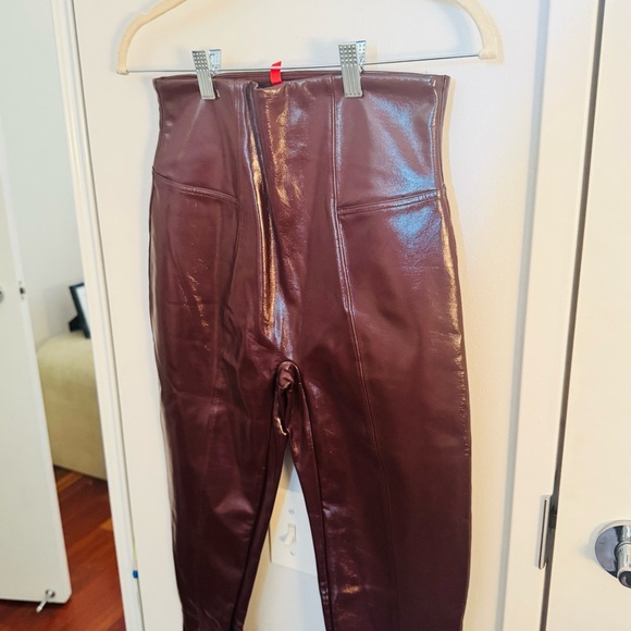 SPANX Faux Patent Leather Liquid Gloss Leggings Ruby - Picture 5 of 5